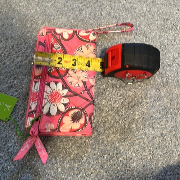 NWT, Never Used Vera Bradley Front Zip Blush Pink Wristlet - Picture 9 of 9